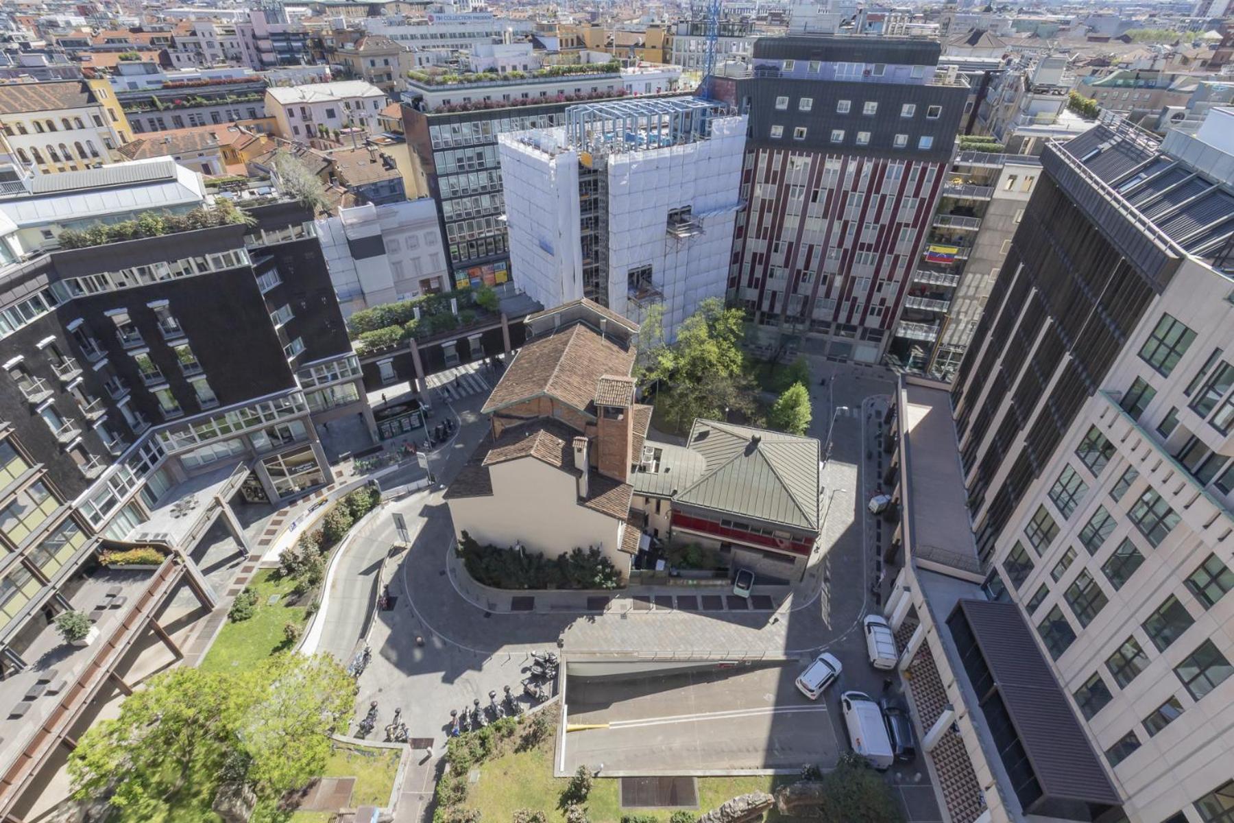 San Babila Central Tower With Panoramic Terrace Overlooking Duomo By Rentopolis Milan Luaran gambar