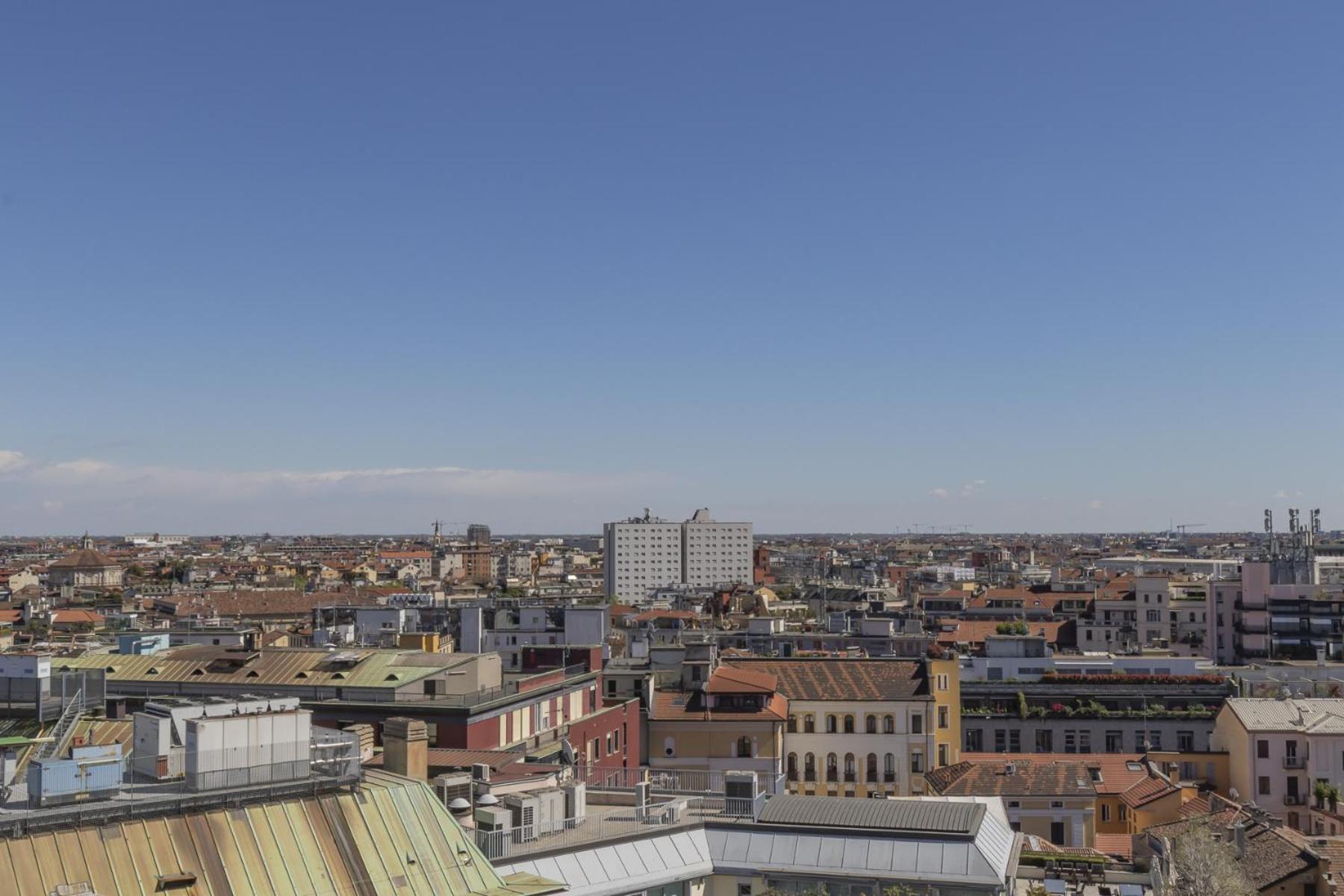 San Babila Central Tower With Panoramic Terrace Overlooking Duomo By Rentopolis Milan Luaran gambar